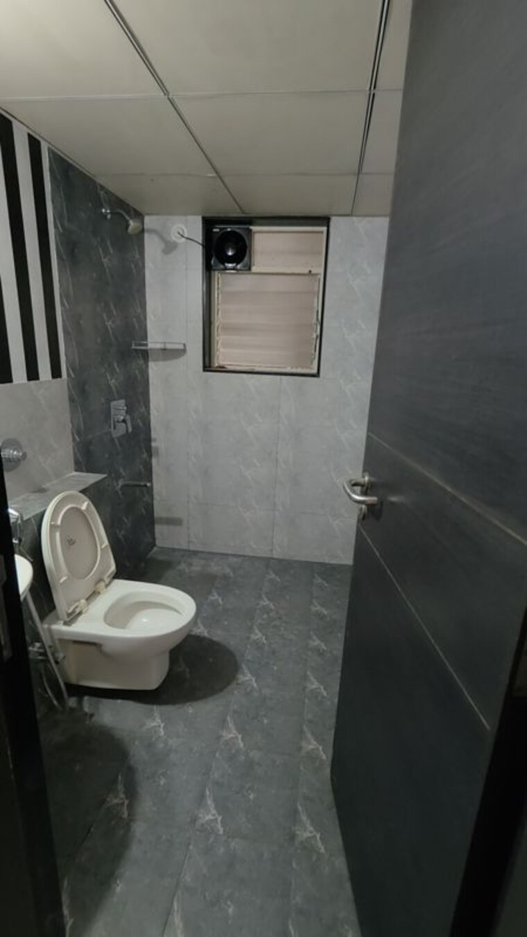 Bathroom, paranjape-azure 3 Bedroom 1200 Sq.Ft. Apartment In Tathawade Pune 10718384