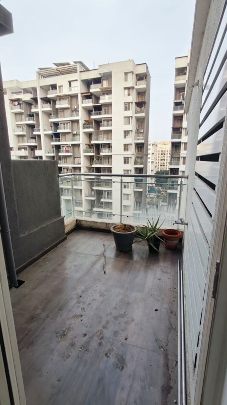 Balcony, paranjape-azure 3 Bedroom 1200 Sq.Ft. Apartment In Tathawade Pune 10718384