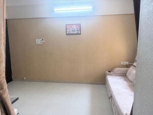 Room in 1.5 BHK Apartment at Dosti West County, Balkum Pada – for Rent