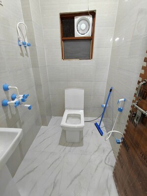 Bathroom in 1 RK Builder Floor at Sector 51 – for Rent