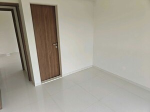 Room in 2 BHK Apartment at Worli – for Sale