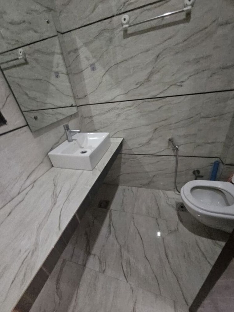 Bathroom, sector 43 1 Bedroom 700 Sq.Ft. Builder Floor In Sector 43 Gurgaon 10718448