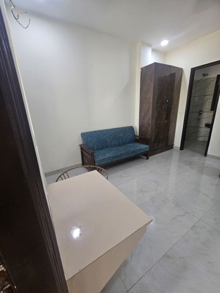 Living Room, sector 43 1 Bedroom 700 Sq.Ft. Builder Floor In Sector 43 Gurgaon 10718448