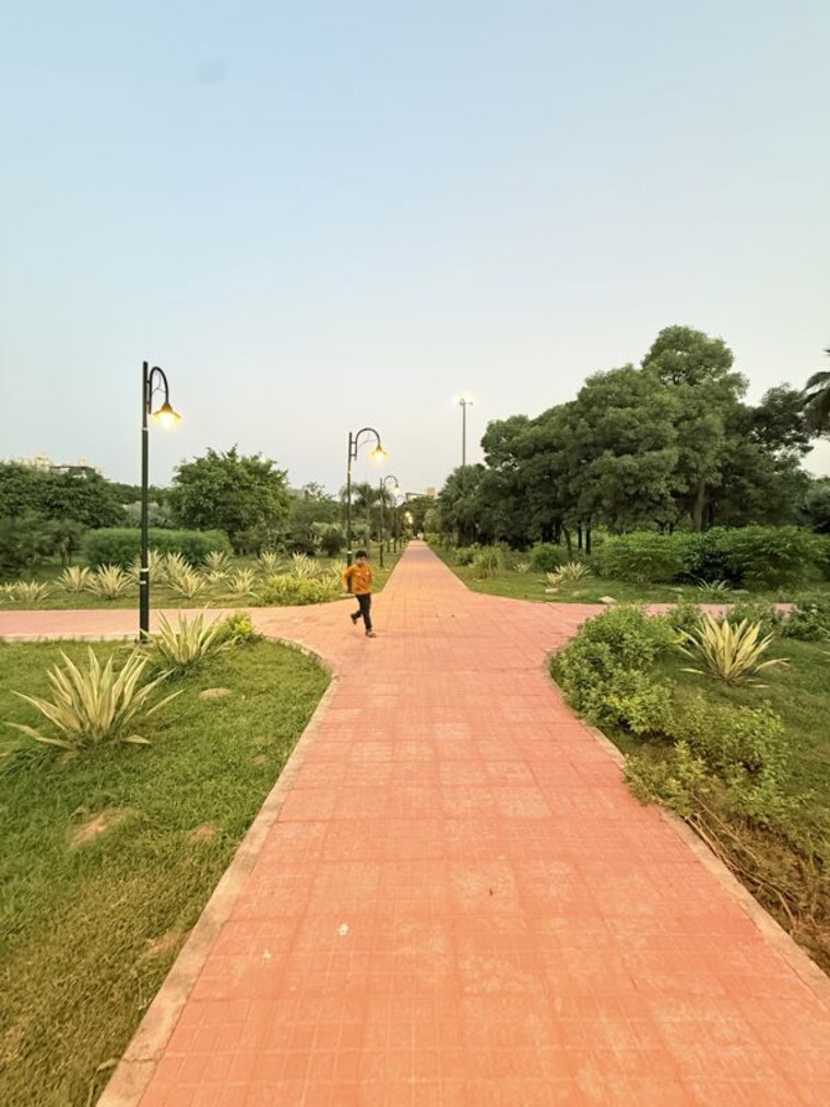 Garden, sector 105  200 Sq.Ft. Plot In Sector 105 Noida 10718464