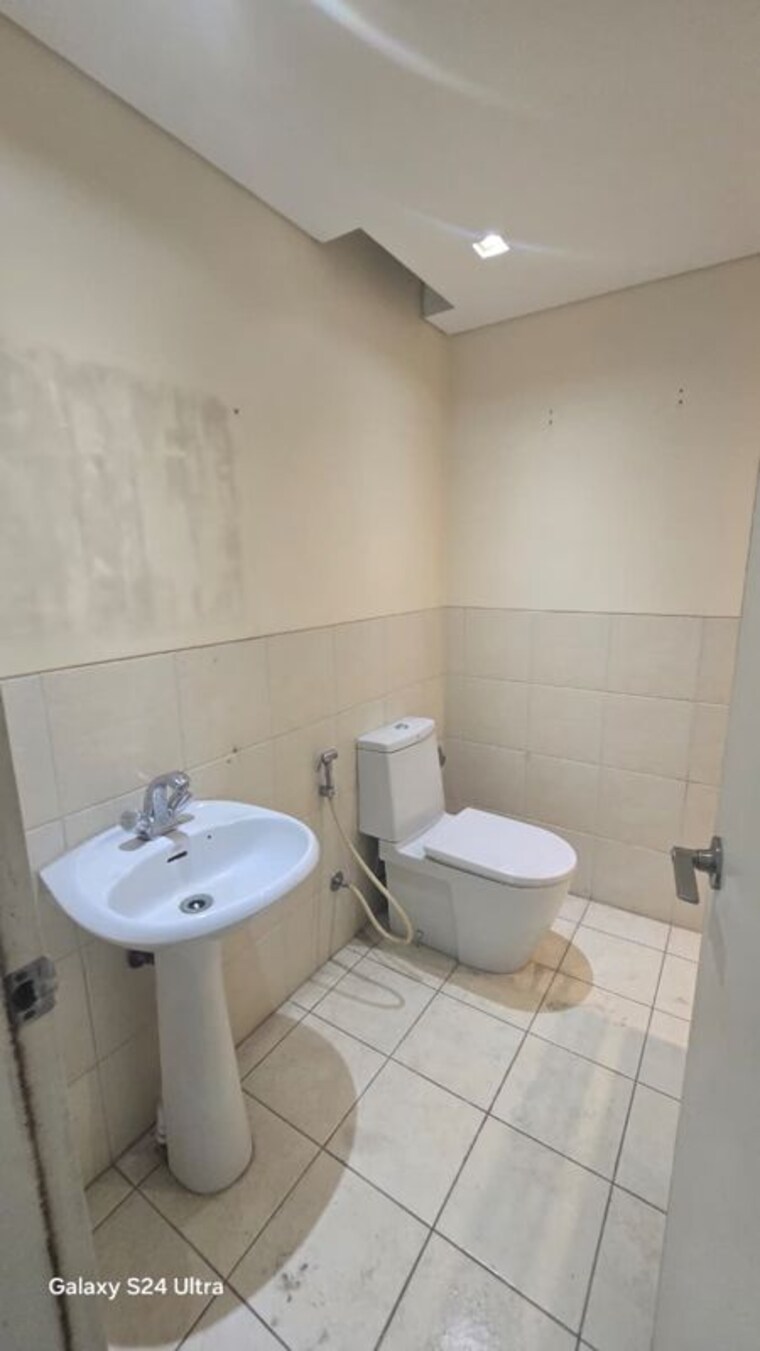 Bathroom, panchshil-one-north 4 Bedroom 5413 Sq.Ft. Apartment In Magarpatta City Pune 10718466