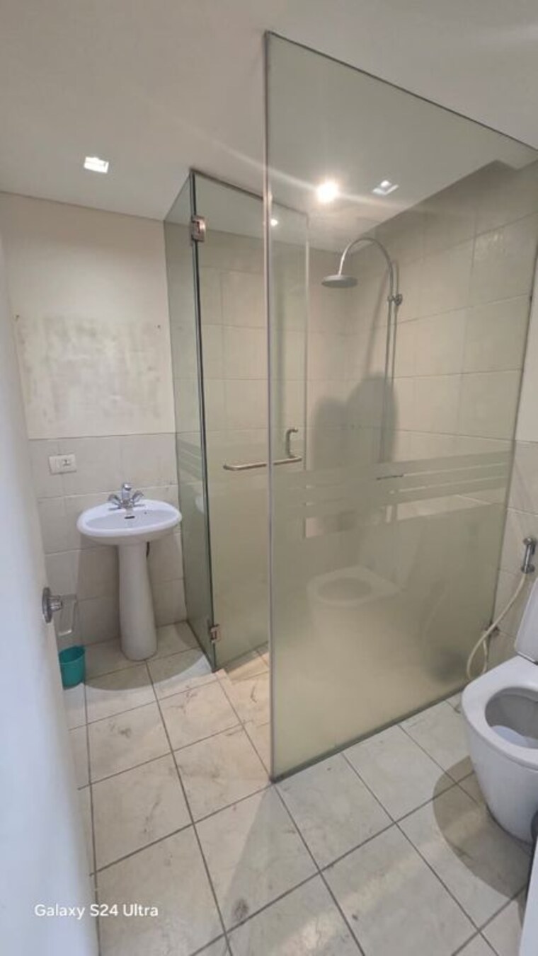 Bathroom, panchshil-one-north 4 Bedroom 5413 Sq.Ft. Apartment In Magarpatta City Pune 10718466