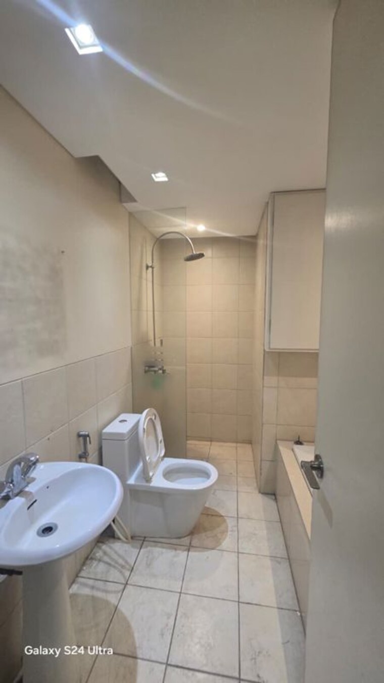 Bathroom, panchshil-one-north 4 Bedroom 5413 Sq.Ft. Apartment In Magarpatta City Pune 10718466