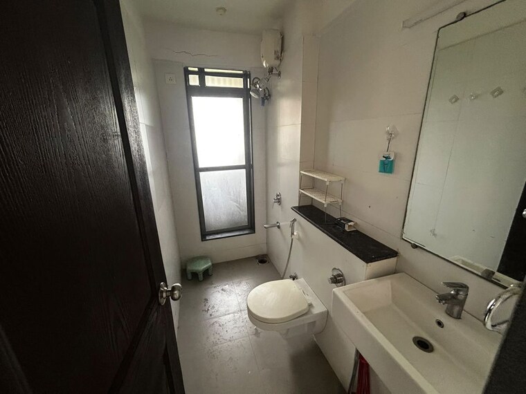 Bathroom, paradise-sai-world-city-phase-2 2 Bedroom 689 Sq.Ft. Apartment In New Panvel Navi Mumbai 10718473