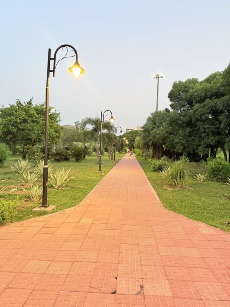 Garden, sector 105  300 Sq.Ft. Plot In Sector 105 Noida 10718482
