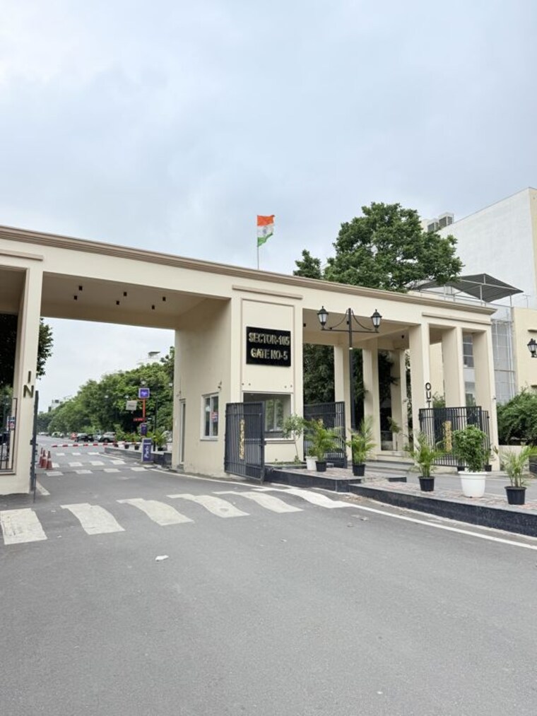 undefined, sector 105  300 Sq.Ft. Plot In Sector 105 Noida 10718482