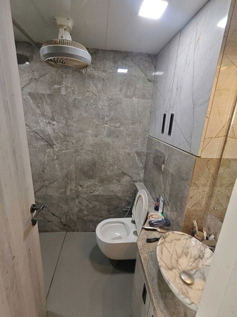 Bathroom, darsshan-ricco 2 Bedroom 1000 Sq.Ft. Apartment In Lower Parel Mumbai 10718493