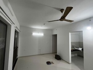 Room in 2 BHK Apartment at Shapoorji Pallonji Sensorium, Hinjewadi – for Rent