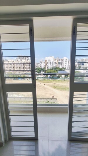 Room in 2 BHK Apartment at RGS Forte, Wakad – for Rent