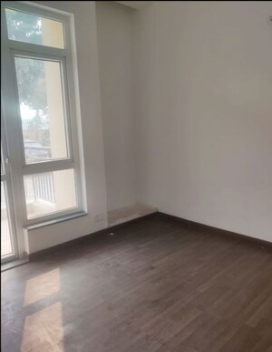 Room in 3 BHK Apartment at S3 Green Avenue, Sector 85 – for Sale
