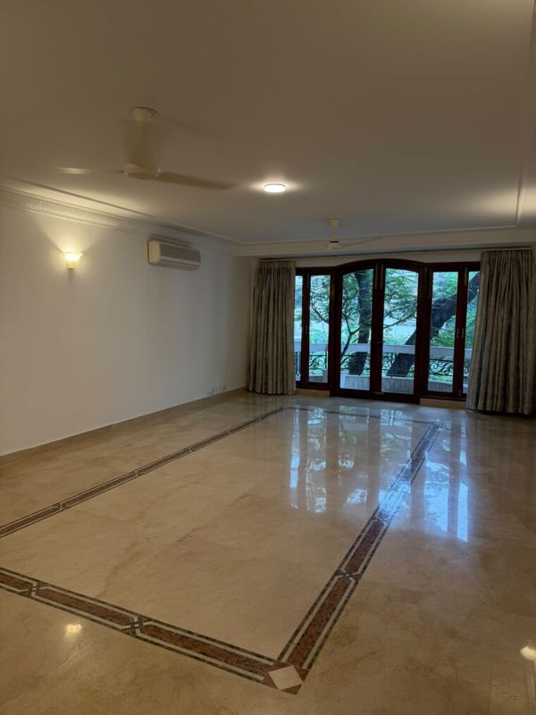 Room, vasant vihar 4 Bedroom 3600 Sq.Ft. Builder Floor In Vasant Vihar Delhi 10718539