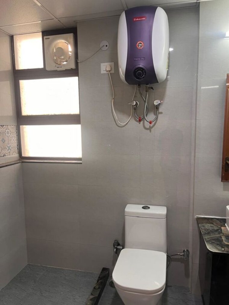 Bathroom, eldeco-acclaim 2 Bedroom 1264 Sq.Ft. Apartment In Sohna Sector 2 Gurgaon 10718545