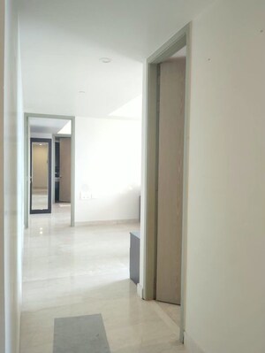 Room in 2 BHK Apartment at Lodha Seamont, Malabar Hill – for Rent