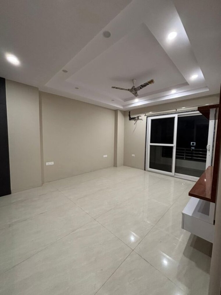 Room, freedom fighters enclave 2 Bedroom 1100 Sq.Ft. Apartment In Freedom Fighters Enclave Delhi 10718705