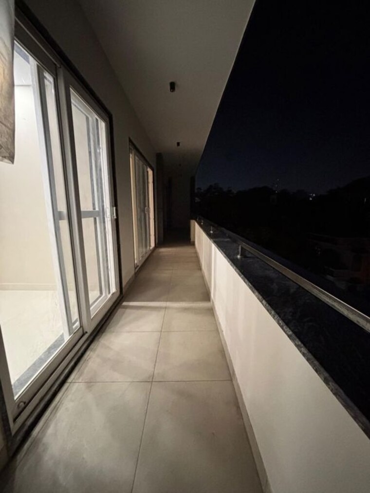 Balcony, freedom fighters enclave 2 Bedroom 1100 Sq.Ft. Apartment In Freedom Fighters Enclave Delhi 10718705