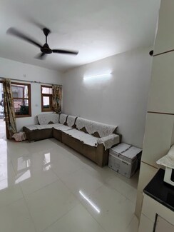2 BHK +Builder Floor For Rent in Naraina
