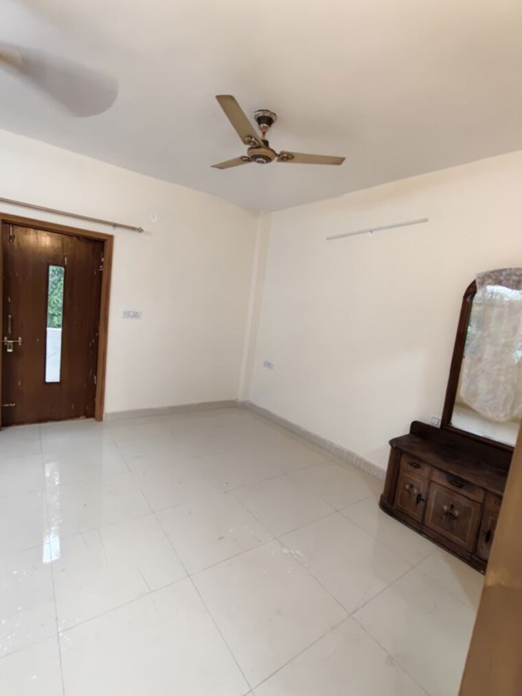 Room, naraina 2 Bedroom 125 Sq.Yd. Builder Floor In Naraina Delhi 10718713