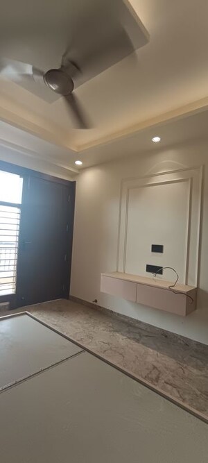 Room in 3 BHK Builder Floor at Fidato Honour Homes, Sector 89 – for Sale