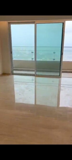 Room in 3 BHK Apartment at Lokhandwala Minerva Mahalaxmi, Mahalaxmi – for Rent