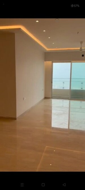 Room in 3 BHK Apartment at Lokhandwala Minerva Mahalaxmi, Mahalaxmi – for Rent