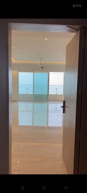 Room in 3 BHK Apartment at Lokhandwala Minerva Mahalaxmi, Mahalaxmi – for Rent
