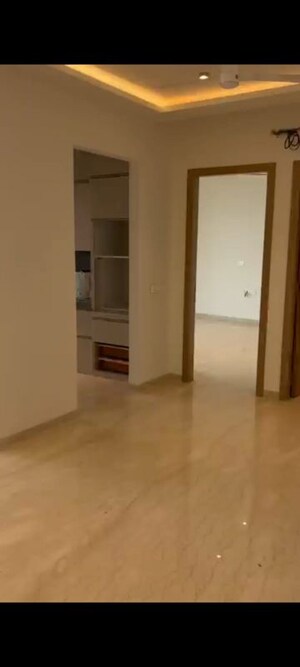 Room in 3 BHK Apartment at Lokhandwala Minerva Mahalaxmi, Mahalaxmi – for Rent