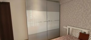 Furnished Amenities in 2 BHK Apartment at Hiranandani Highland, Powai – for Rent