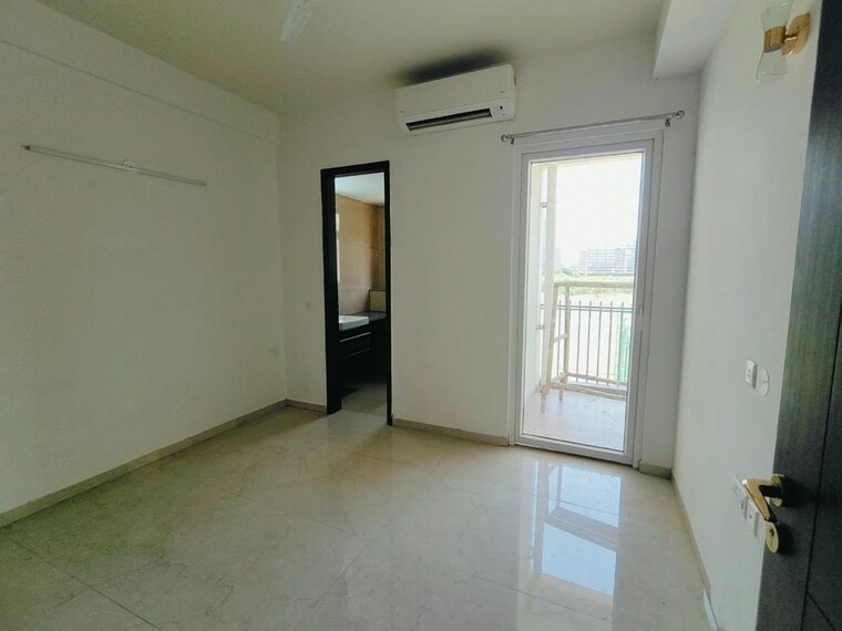 Room, smart-world-orchard 2 Bedroom 1250 Sq.Ft. Apartment In Sector 61 Gurgaon 10718745