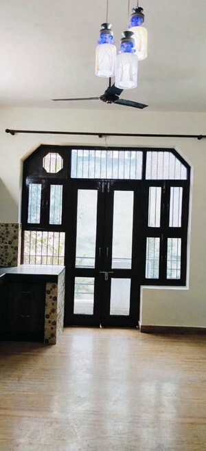 Room in 2 BHK Builder Floor at Neb Sarai – for Rent