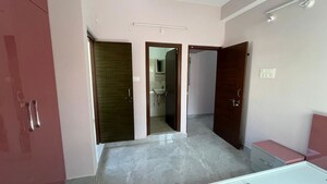 Room in 1 BHK Builder Floor at Kondapur – for Rent