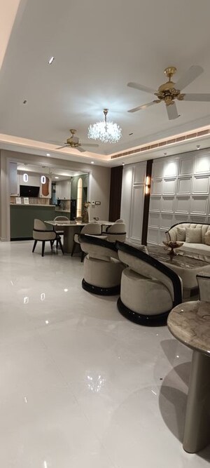 Gym in 4 BHK Builder Floor at BPTP Eden Estate, Sector 81 – for Sale