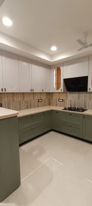 Kitchen in 4 BHK Builder Floor at BPTP Eden Estate, Sector 81 – for Sale