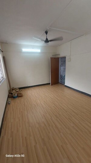 Room in 2 BHK Apartment at Goregaon East – for Rent