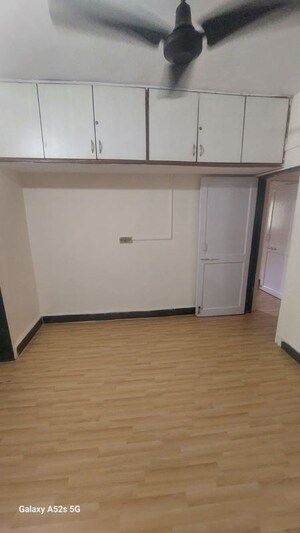 Room in 2 BHK Apartment at Goregaon East – for Rent
