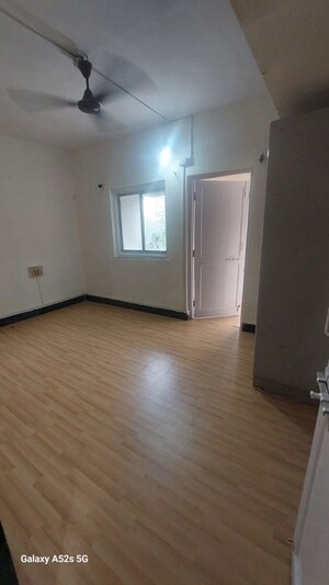 Room in 2 BHK Apartment at Goregaon East – for Rent