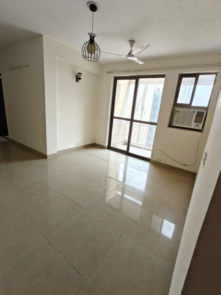Bathroom, unitech-uniworld-gardens-2 3 Bedroom 1355 Sq.Ft. Apartment In Sector 47 Gurgaon 10718774
