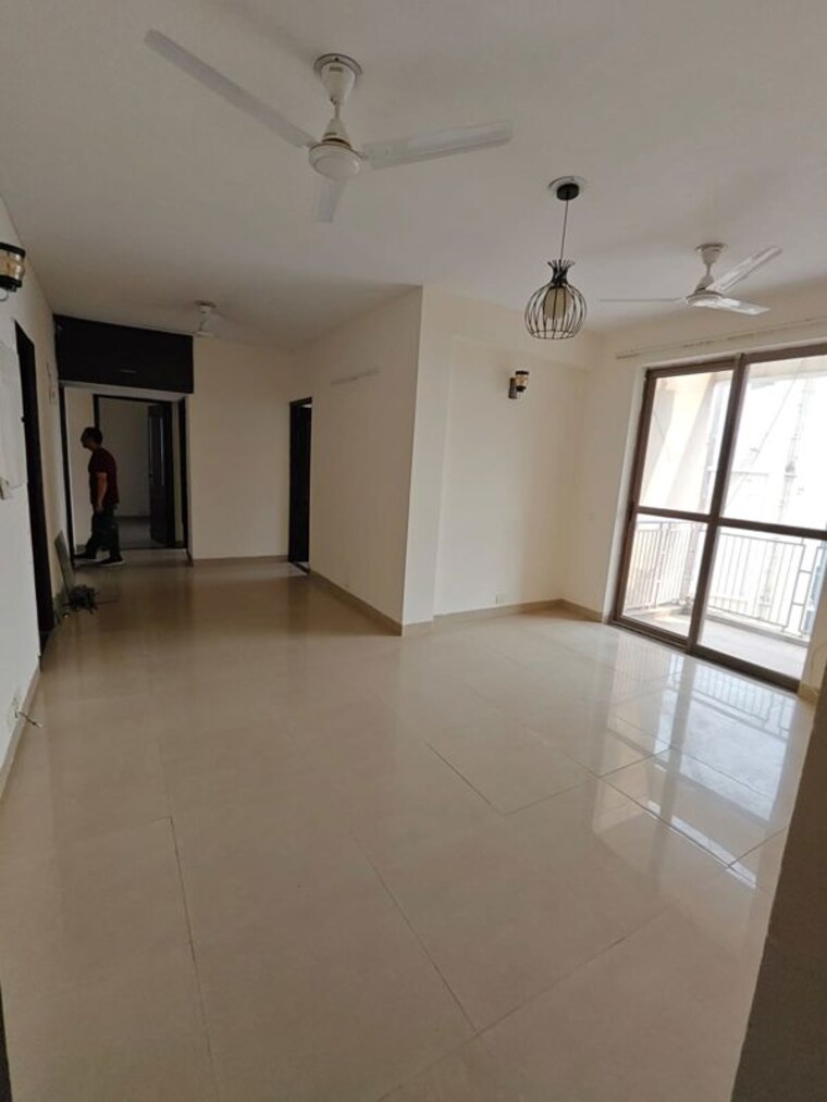 Room, unitech-uniworld-gardens-2 3 Bedroom 1355 Sq.Ft. Apartment In Sector 47 Gurgaon 10718774