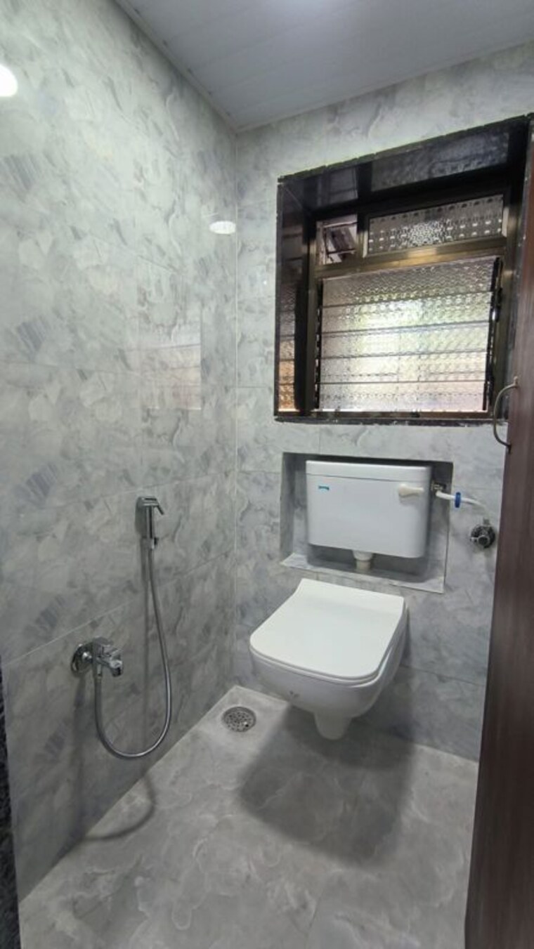 Bathroom, kuvar-house 2.5 Bedroom 1700 Sq.Ft. Apartment In Colaba Mumbai 10718790