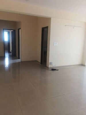 Room in 3.5 BHK Apartment at Ansal Height 86, Sector 86 – for Rent