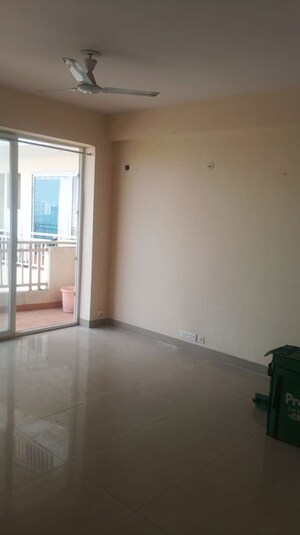 Room in 3.5 BHK Apartment at Ansal Height 86, Sector 86 – for Rent