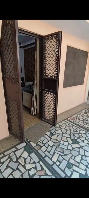  1 BHK Builder Floor at Moti Nagar – for Rent