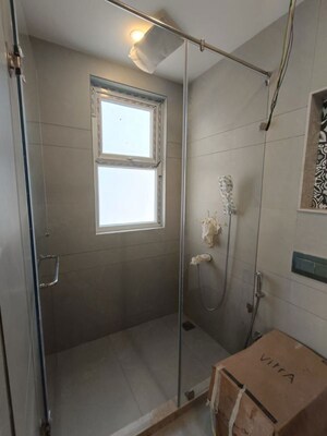 Bathroom in 4 BHK Builder Floor at Green Park – for Rent