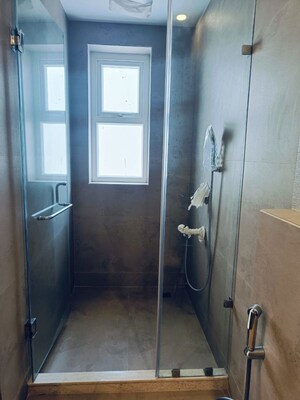 Bathroom in 4 BHK Builder Floor at Green Park – for Rent