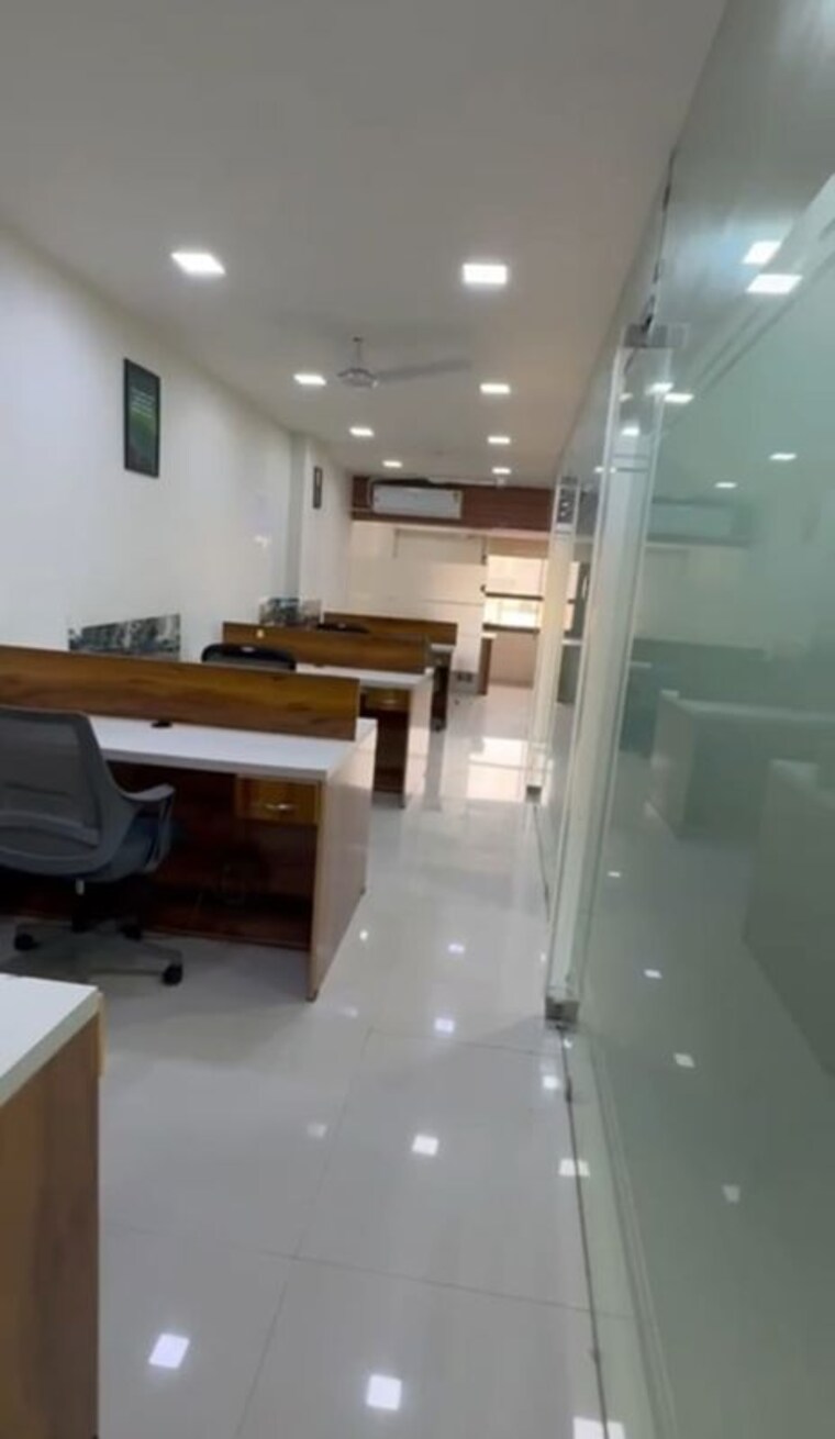 Team Area, iscon-emporio Commercial Office Space 1168 Sq.Ft. In Jodhpur Ahmedabad 10718827