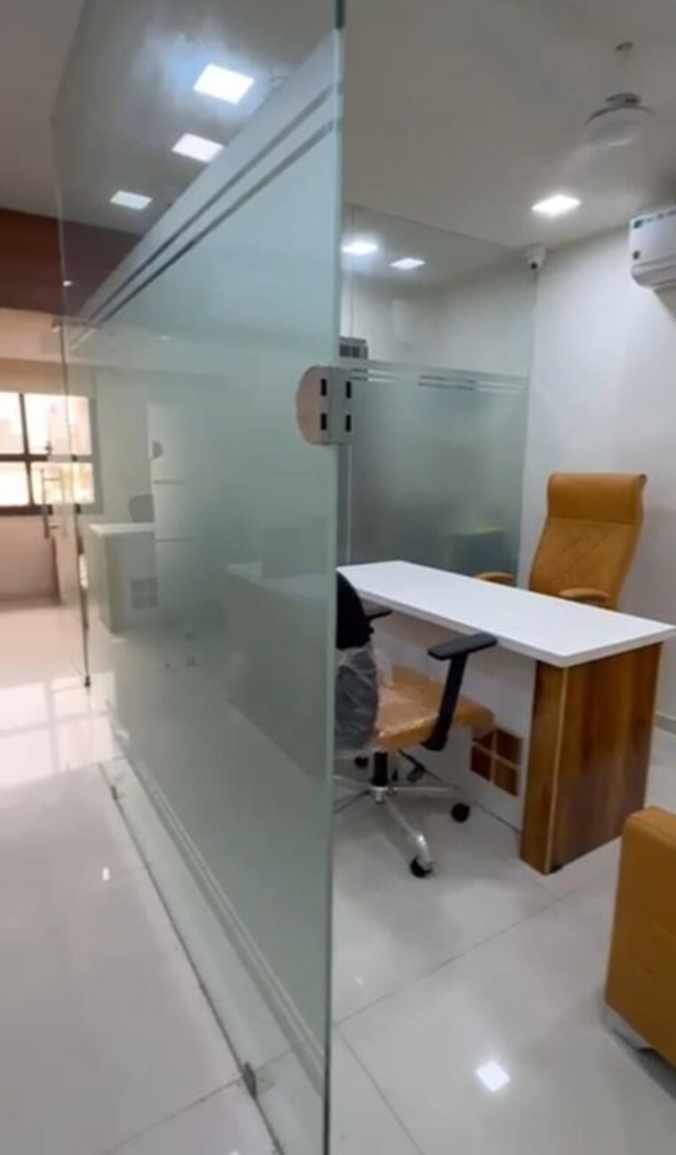 Team Area, iscon-emporio Commercial Office Space 1168 Sq.Ft. In Jodhpur Ahmedabad 10718827