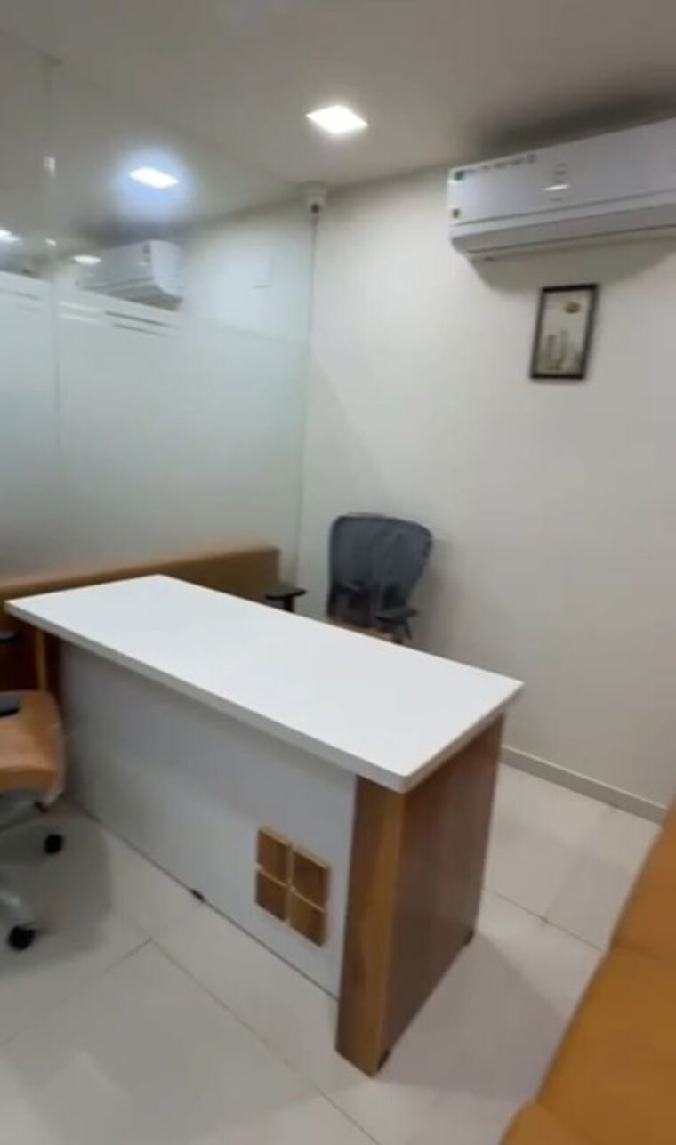 Team Area, iscon-emporio Commercial Office Space 1168 Sq.Ft. In Jodhpur Ahmedabad 10718827